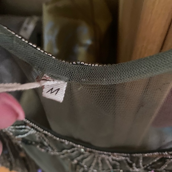 Gorgeous beaded embodied sheer tank top - Picture 4 of 6